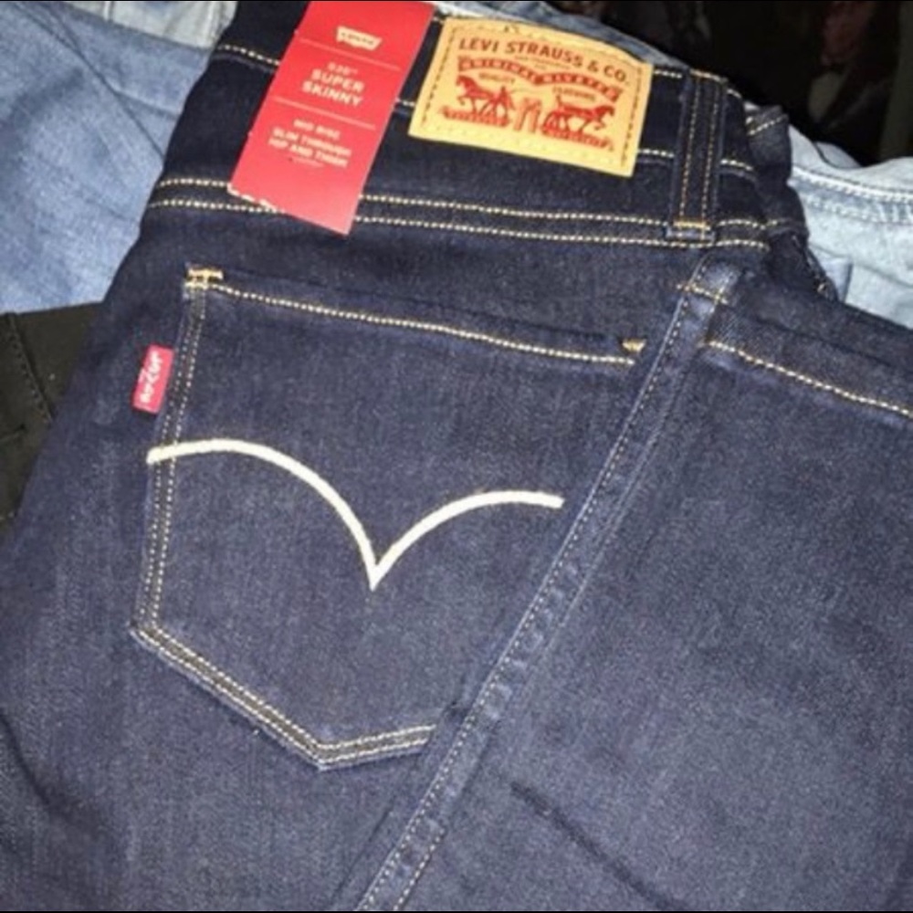 Women’s Levi’s Super Skinny 535 (size 28)